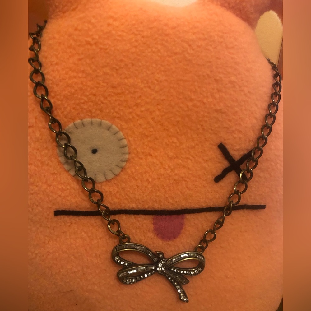 Vintage 8” Diamond Bow Necklace. Costume Jewelry. Ugly Doll Not Included